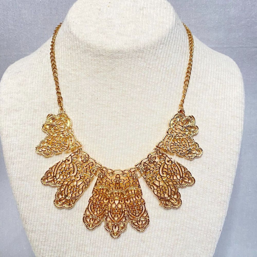 💎Gold Tone Open Work Plate Bib Necklace Statement Vintage Boho